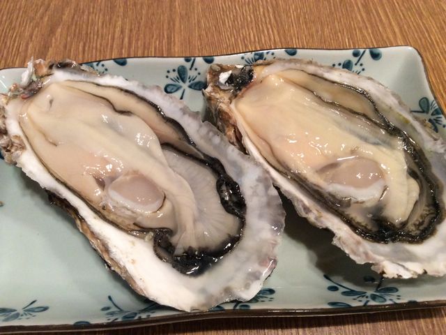 生牡蠣、大きくてぷりっぷり_なごみや一夜