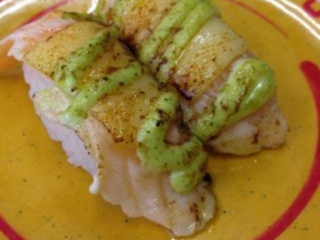 おすすめの炙りサーモンバジルチーズです!_スシローいわき鹿島店
