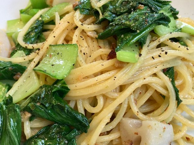 レンコンと小松菜のペペロンチーノ_貝殻亭