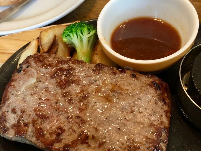 ソースが選べる_ロイヤルホスト南葛西店