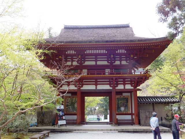 裏側(鎧坂側)から見たところ_室生寺仁王門