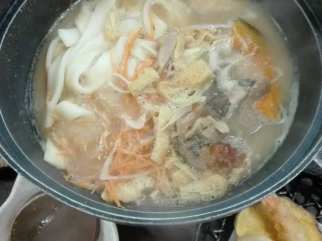 なぜかほうとう鍋_八ヶ岳チーズケーキ工房