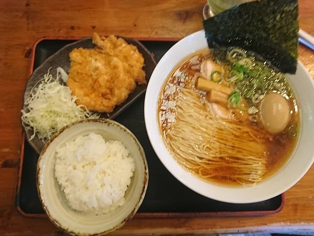 ボリューム満点_麺や食堂