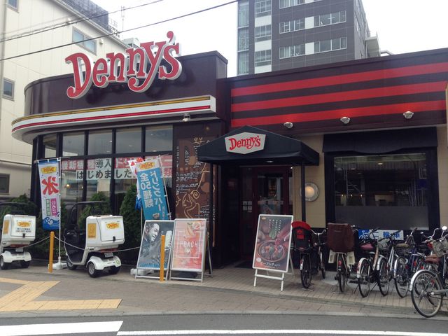 駅目の前_デニーズ西八王子駅前店