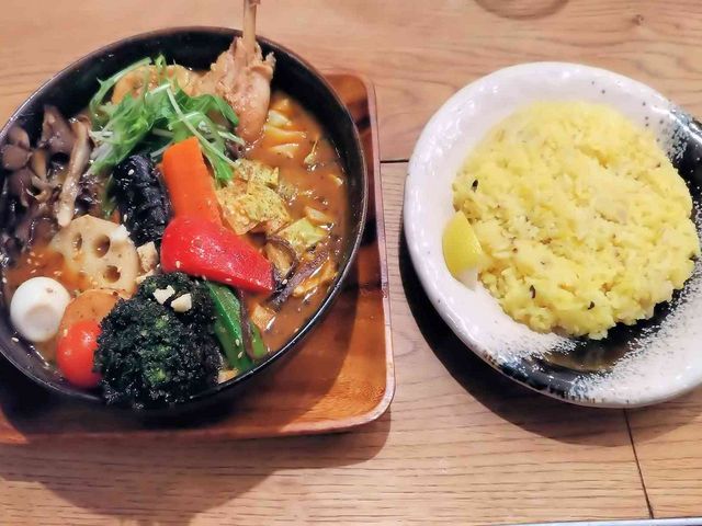 やさい15品目大地の恵み(1,080円)
+チキンレッグ (270円)_スープカレー・GARAKU