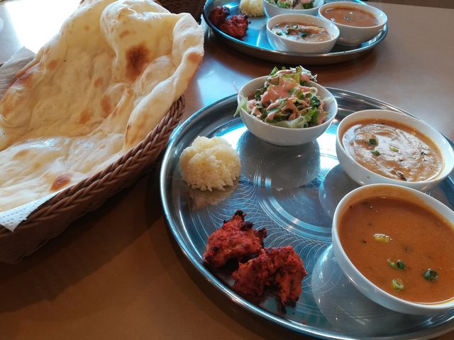 ナンとカレーのセット_ニールガガン