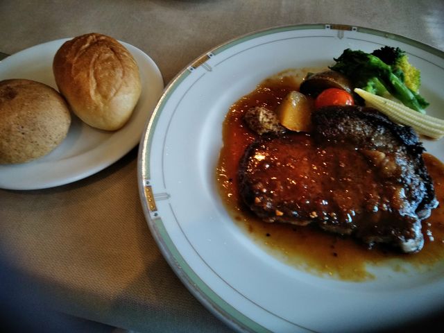ランチのステーキ_フランス料亭七彩