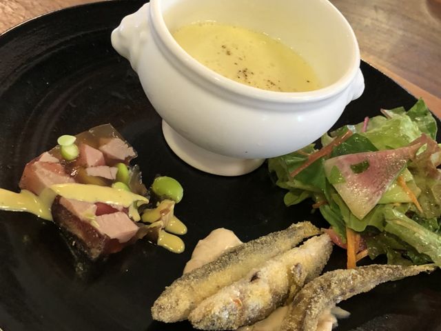 ランチメニューの前菜。冷製コーンスープが特に美味しかったです。_Biwako Restaurant ROKU