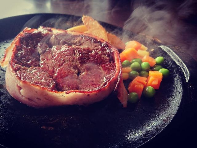 ベーコン巻きステーキ_ステーキかとう