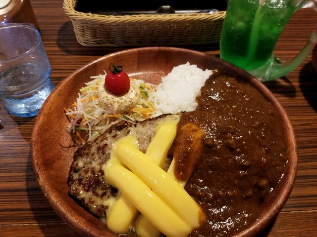 チーズカリーバーグディッシュ 300g ライス大盛り_びっくりドンキー盛岡南店