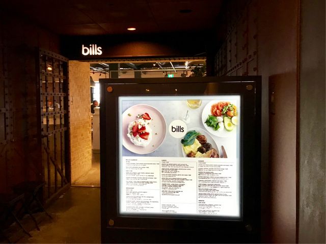 【bills 横浜赤レンガ倉庫】お店の入り口_bills(ビルズ) 横浜赤レンガ倉庫