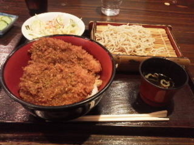 わらじかつ、そばのセット_大村分店