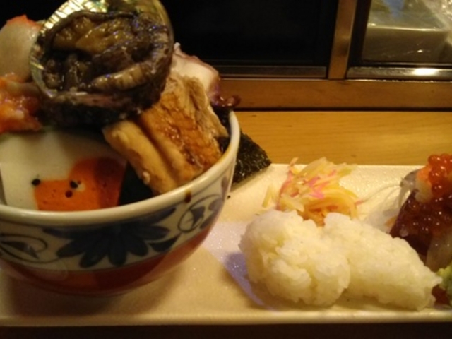 熊石どか盛り丼【2800円】_かきた寿し