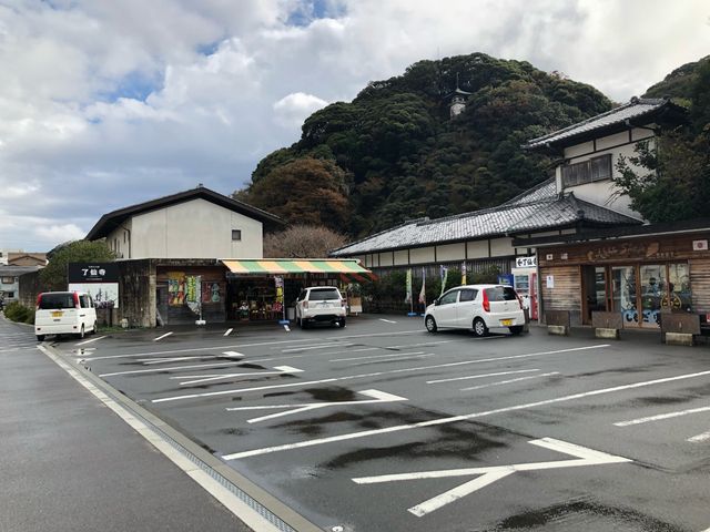 了仙寺1(駐車場と売店)_了仙寺