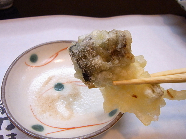 外はカリカリ、中はファファ、天婦羅の中では一番美味しい!。_すっぽん はも ふぐ 万両