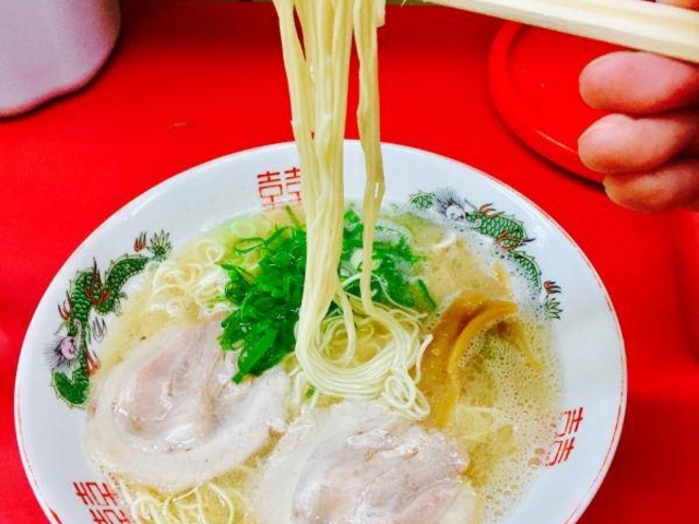 久留米ラーメン 別府駅前店 極細麺は長いとよ_久留米ラーメン 別府駅前店
