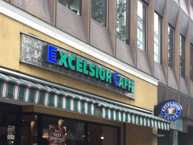 わかりやすい立地_エクセルシオールカフェ麹町店