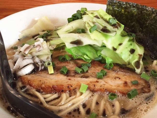 マー油とキャベツのトッピング_富士らーめん