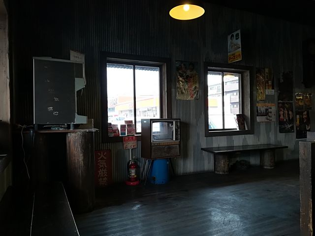 店内_夜鳴き軒