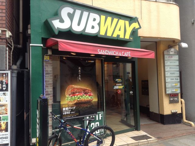 店頭_SUBWAY サブウェイ 表参道店
