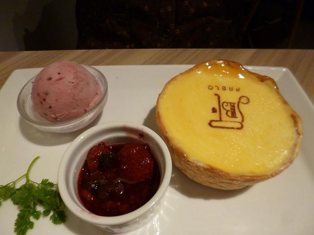 L,johnnyさんの焼きたてチーズタルト専門店PABLO 道頓堀店の投稿写真1