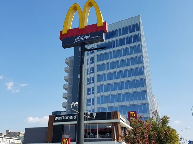 広い駐車場があります。_マクドナルド(McDonald’s) 南砂町店