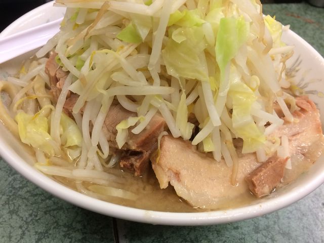 ヤサイマシでも強烈です_らーめん大 中野店