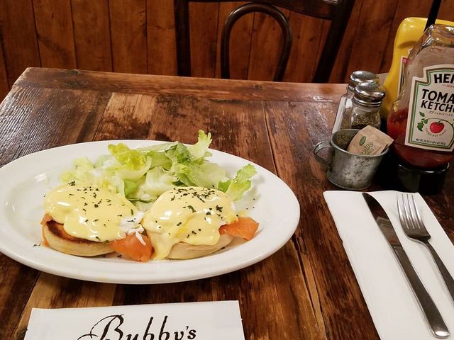 エッグベネディクト_バビーズ ヤエチカ(Bubby’s)