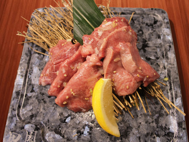 黒毛和牛タン!
肉の旨味が普通のタンとはかなり違って美味しかったです_炭火焼肉 田園