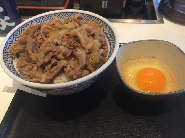 牛丼の大盛りと玉子_吉野家 久屋大通錦店