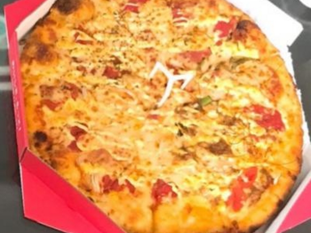 チーズたっぷり_ピザハット入谷店
