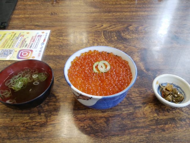 イクラ丼です。2,000円ちょっとでした。_海鮮市場 北のグルメ