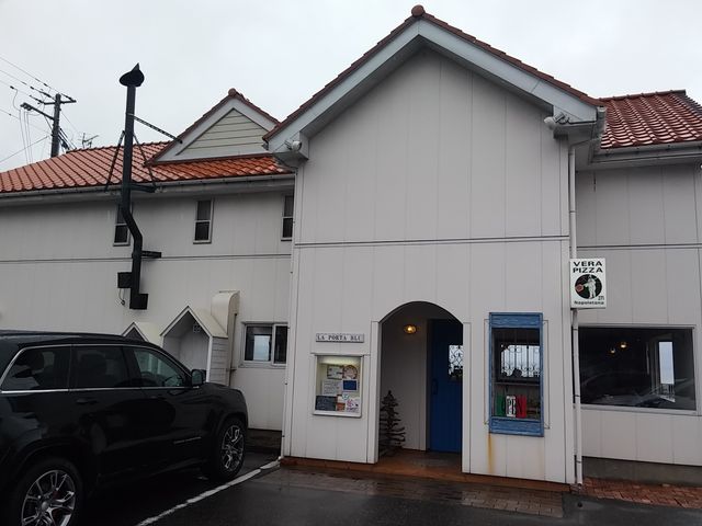 ラポルタブルー1_PIZZERIA E BAR LA PORTA BLU