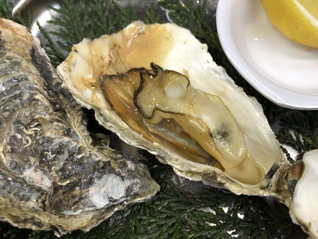 定番の焼き牡蠣_宮島