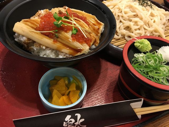 穴子いくら丼。_雲水