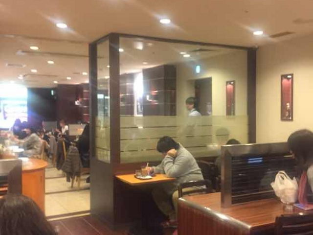 店内です。_エクセルシオールカフェ新橋店
