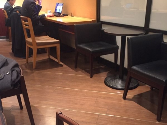 店内の様子です。_エクセルシオールカフェ人形町店