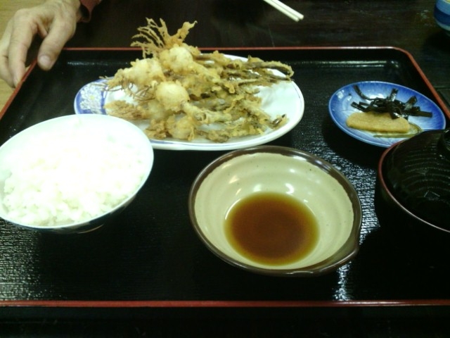 にんにくの天ぷら+ごはん・味噌汁のセット_大川温泉 貴肌美人 緑の湯