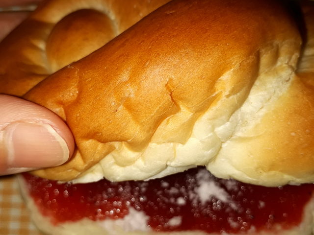 ジャムとストロベリークリーム_丹市パン
