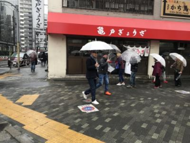 並んでます。_亀戸餃子 錦糸町店