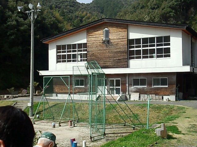 旧学校校舎_泊まって遊ぶ学校四万十楽舎