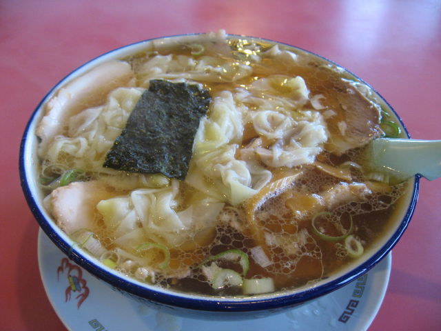 ワンタンチャーシュー麺_ちんちん亭