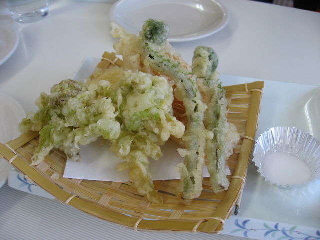 山菜天ぷら_奥只見ターミナル