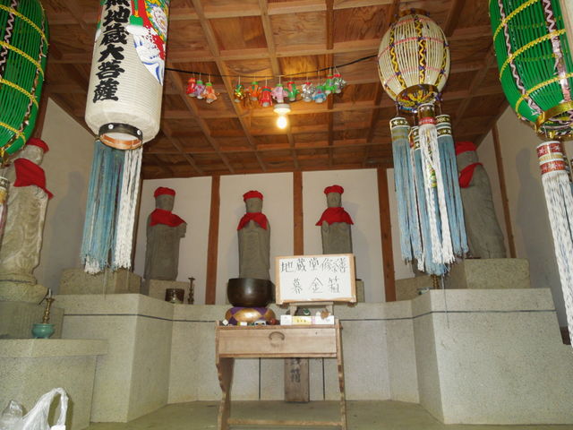 六地蔵堂 内部_聖宝寺