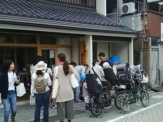 並んでいます。_かどやの槍かけだんご