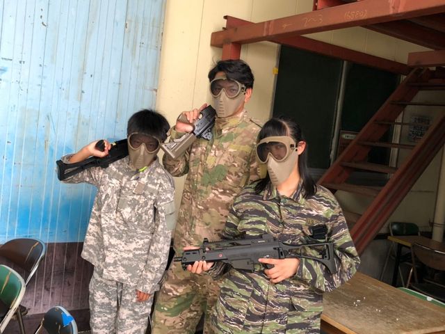 子供達と一緒に楽しみました!_インドアサバイバルゲームフィールド SPECIALFORCE