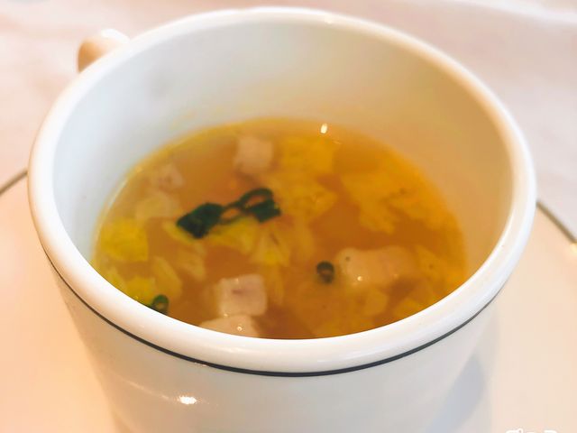 セットメニューのコンソメスープ_ル・ミディ