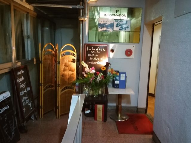 ロワンディシー1_Cafe&Bar Loin D’ici(ロワンディシー)