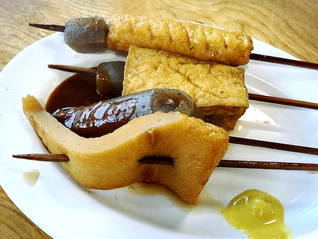 おでんも美味しいですよ。天ぷらなどは揚げたてがくるのでサックサクの熱々が食べれます_さぬきやうどん