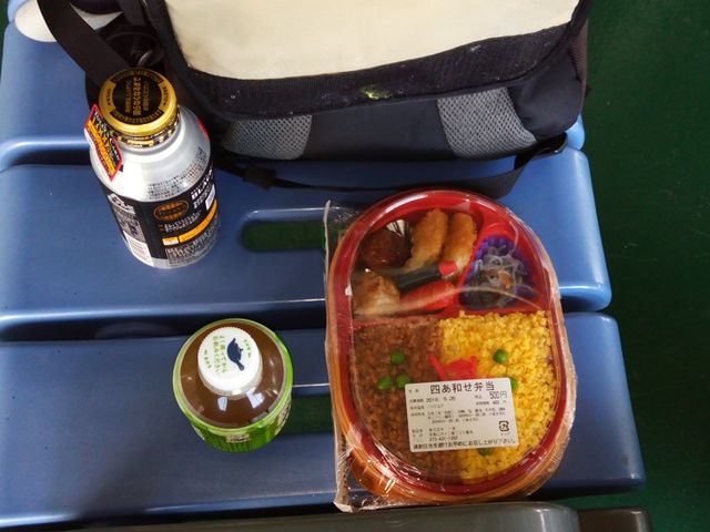 船内購入の弁当_南海フェリー